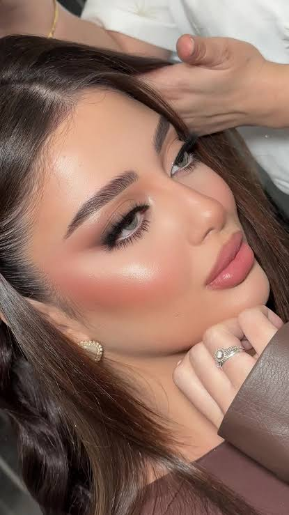 Radiant Glamour Makeup Look